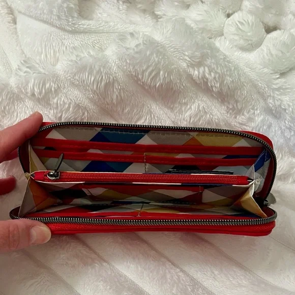 Lug Scarlet Quilted RFID Zip Around Wallet - Picture 2 of 4